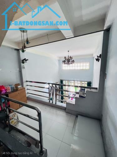 Bán nhà mặt tiền quận 8 đường 8m - 4