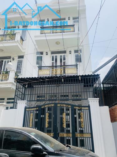 Bán nhà Hà Huy Giáp, Q12, xe hơi tới cửa, 71m2, 4 tầng, 4PN, chỉ 5.2 tỷ.