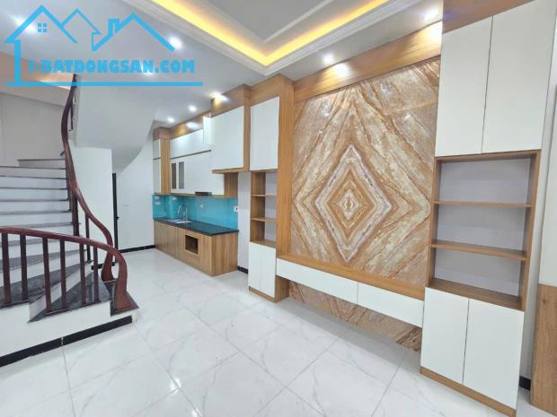 NGÔ QUYỀN--3 TẦNG--Ở NGAY----GIÁ HOA HẬU---7,8 TỶ