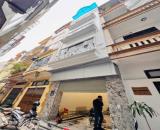 Trần Quốc Hoàn, Cầu Giấy, Ô Tô Đỗ Cửa – 42m2 x 5T Thang Máy – MT 4m, 16 Tỷ LH: 0888758369