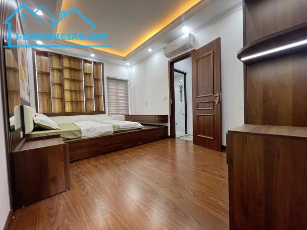 NHÀ TT CẦU GIẤY- NGÕ RỘNG, 5M RA OTO, Ở SƯỚNG - 36M, MT4M - 7,xTỷ - 2