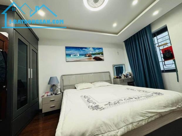 BÁN NHÀ MẶT TIỀN 5 TẦNG, HẺM Ô TÔ 8m THÔNG NGUYỄN TRÃI Q1 - 3.9x14m, GIÁ 18 TỶ - 1