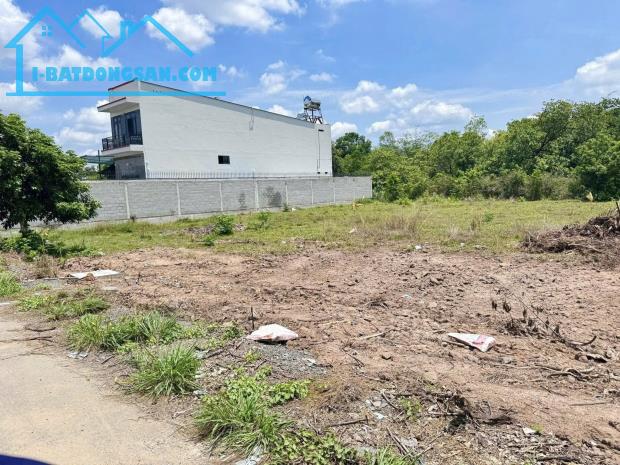 BÁN NHANH 275M2 ĐẤT THỔ CƯ GẦN TRỤC QL 13 NGAY CHỢ, TRƯỜNG HỌC DÂN ĐÔNG. GIÁ 190TR