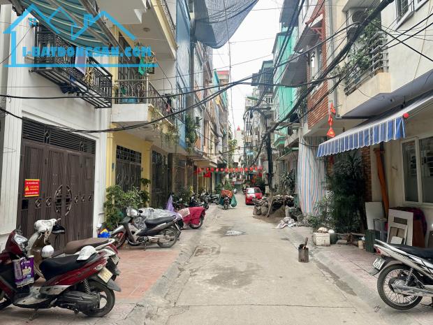 (Tin thật 100%) Bán CCMN 110m2 x 31CH tại Nguyễn Thái Học - Ô tô vào nhà - Dòng tiền 1,6 - 1