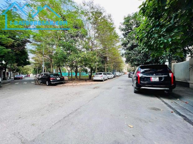 SIÊU BIỆT THỰ LÔ GÓC LÀNG VIỆT KIỀU CHÂU ÂU, MỖ LAO, HÀ ĐÔNG 180m2-5 tầng, nhỉnh 49 tỷ