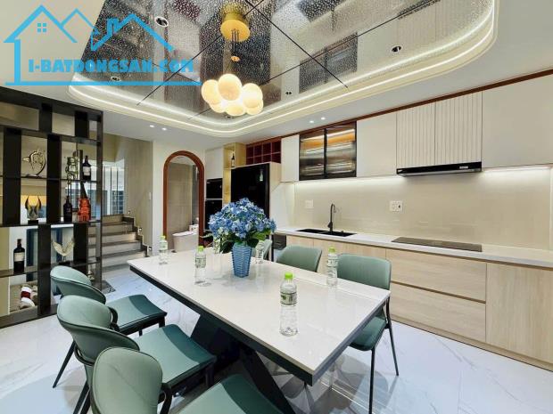Bán nhà mặt tiền, cho thuê 17 triệu, Gia Phú, Phường 1, Quận 6. Giá 2,87 tỷ - 3