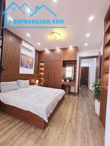 Bán nhà Thanh Xuân ngõ Bùi Xương Trạch 9,25 tỷ, 45,8m2, MT 4m, 3 gác - 5