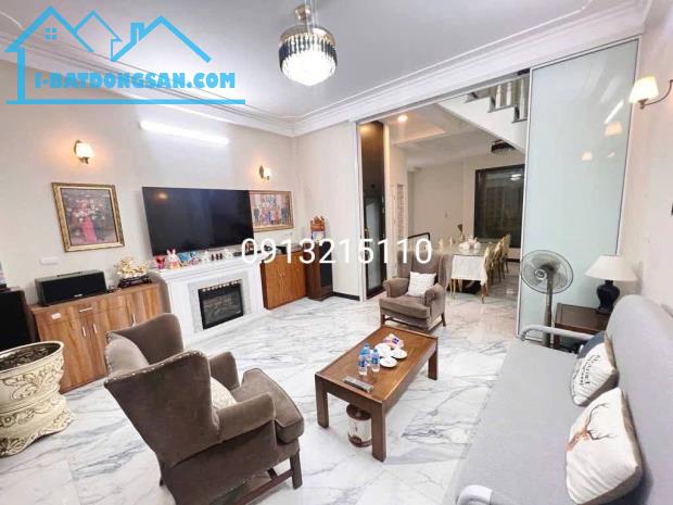 Bán Nhà đẹp bát khối DT 35M, MT 4M,ngõ thông,ô tô đỗ cửa. Nhỉnh 6 Tỷ + VỊ trí: Nhà nằm tại - 2