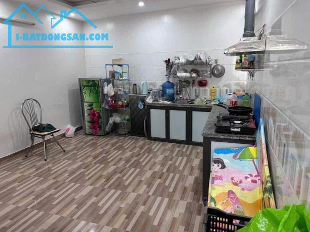 Bán nhà 2 tầng ngõ ô tô tránh nhau đường Dương Đình Nghệ - 1