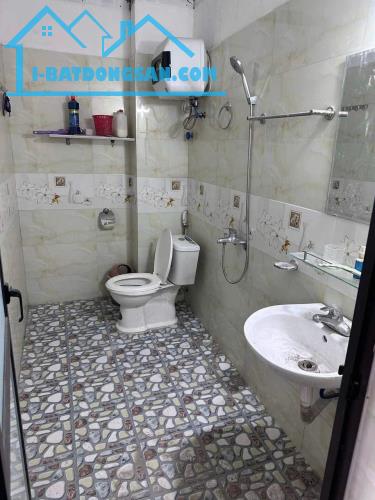 Bán nhà 2 tầng ngõ ô tô tránh nhau đường Dương Đình Nghệ - 3