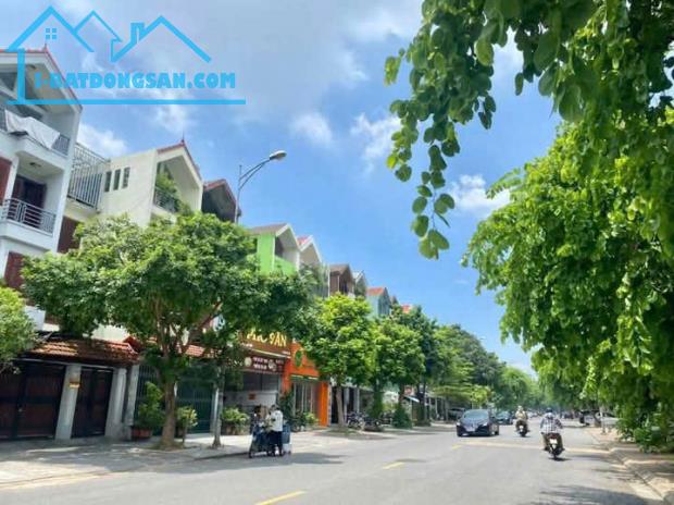 Bán biệt thự KĐT Việt Hưng mặt phố Bùi Thiện Ngộ gần phố Lưu Khánh Đàm 250m2 chỉ 59.9 tỷ. - 1