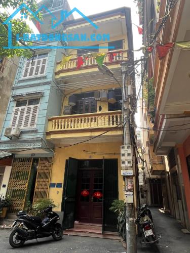 Bán Đất Tặng Nhà 3 Tầng Phố Nguyễn Trãi, Hà Đông, 50m2 3 Tầng MT 4,5M Giá Chỉ Hơn 10 Tỷ
