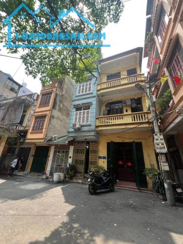 Bán Đất Tặng Nhà 3 Tầng Phố Nguyễn Trãi, Hà Đông, 50m2 3 Tầng MT 4,5M Giá Chỉ Hơn 10 Tỷ - 1