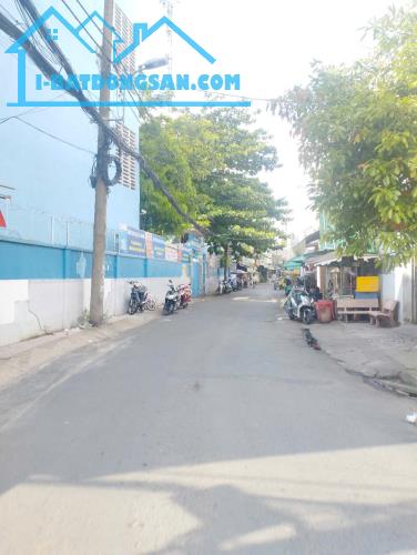 NGộp Âu Cơ - Lê Đại Hành - Quận 11 - 105m  - HXH vô nhà - 2 tầng - 3