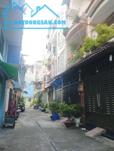 NGộp Âu Cơ - Lê Đại Hành - Quận 11 - 105m  - HXH vô nhà - 2 tầng - 2