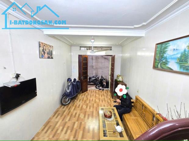 BÁN NHÀ DÂN XÂY NGUYỄN LƯƠNG BẰNG-ĐỐNG ĐA--MT4M- DT 42 M2- 10 TỶ