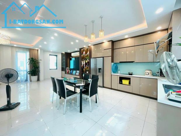 Bán tòa nhà Văn Quán, Hà Đông 95m2, 6T, MT5m, thang máy, ô tô tránh, 2.x tỷ - 3