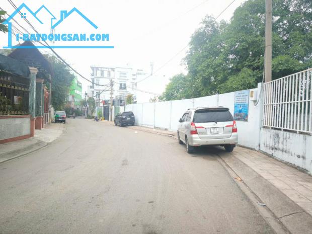 "Bán nhà ngang khủng ,XPXD 3 tầng , Đường số 8-Phường Tăng Nhơn Phú B- Q 9. Diện tích: (6. - 3