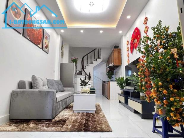 Cho thuê nhà  ngõ 139 Tam Trinh, 25m2 x 4 tầng, 2 ngủ đẹp, 9 Triệu - 1