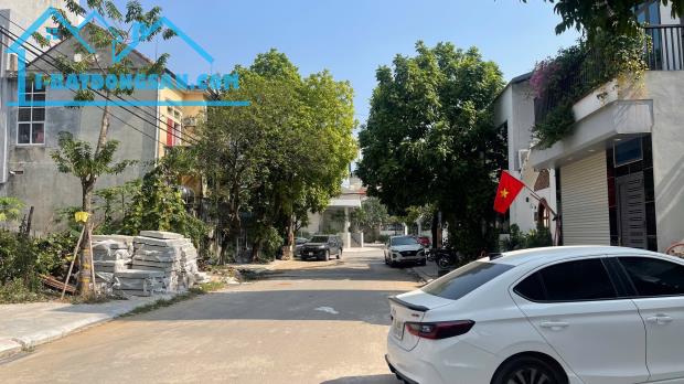 Bán lô 96m2 hướng Đông Nam, đường Nguyễn Tư Phúc, Vĩnh Yên lh_0987673102
