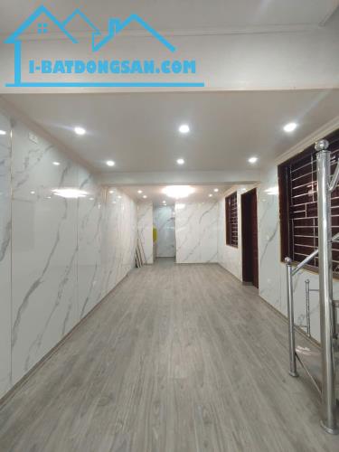 Cho thuê căn hộ Tập thể tầng 1 Thái Thịnh KD Spa, nail, ở hộ gia đình, 9 Triệu