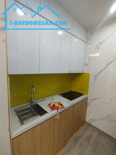 Cho thuê căn hộ Tập thể tầng 1 Thái Thịnh KD Spa, nail, ở hộ gia đình, 9 Triệu - 2