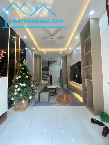Cho thuê nhà Lô góc + mới ngõ 143 Nguyễn Chính 5 tầng x 33m2, 4 ngủ, 15 Triệu (có thương - 2