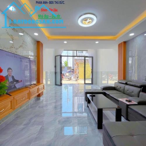 Bán Gấp Nhà Phố Lê Văn Thịnh, Q2 _ Hẻm Xe Hơi _ Nở Hậu Phát Lộc _ 3 Tầng Đẹp Như Mơ.