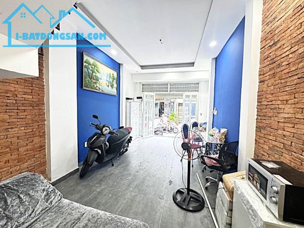 NHỈNH 7 TỶ MẶT TIỀN KINH DOANH QUẬN 11 - GIÁ ĐANG TỐT NHẤT - DT 3.6*10M -4 TẤM ĐÚC CỰC ĐẸP