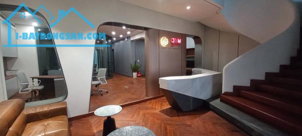 Bán nhà mặt phố Hàng Bún, Ba Đình 200m2, 3 tầng, mặt tiền 12m giá 150 tỷ có TL