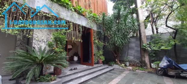 Bán nhà mặt phố Hàng Bún, Ba Đình 200m2, 3 tầng, mặt tiền 12m giá 150 tỷ có TL - 1