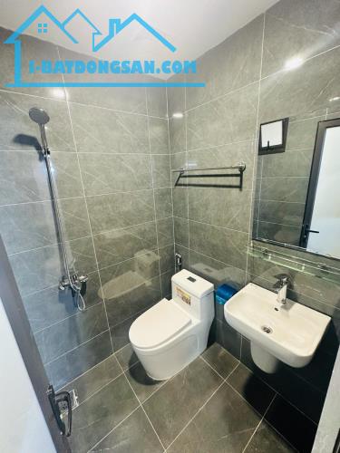 Bán toà CCMN đường Quang Tiến. Nam Từ Liêm DT85m x 7T. Mặt tiền 4.5m. Giá 17.85 tỷ - 2