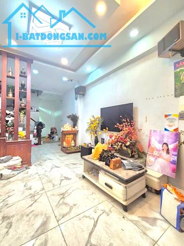 NHỈNH 6 TỶ NHÀ HẺM XE HƠI TÂN BÌNH - LÝ THƯỜNG KIỆT - DT 4*11M - ĐÚC MỚI 2 LẦU HIỆN ĐẠI