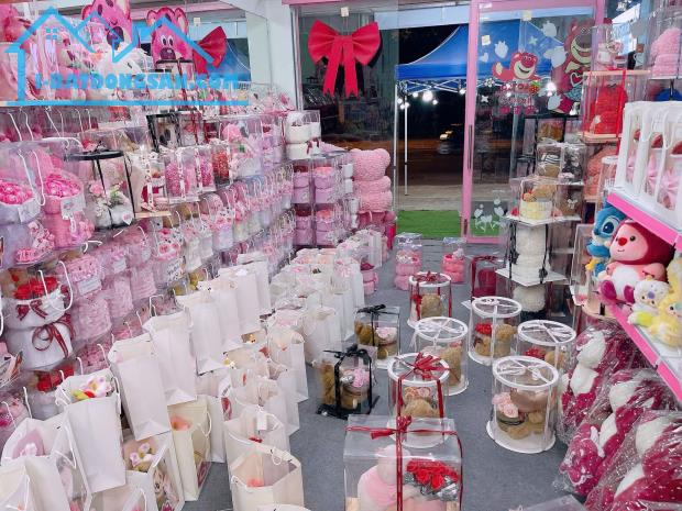 CẦN SANG GẤP SHOP PHỤ KIỆN QUÀ TẶNG  Bao gồm tất cả hàng hóa cửa hàng