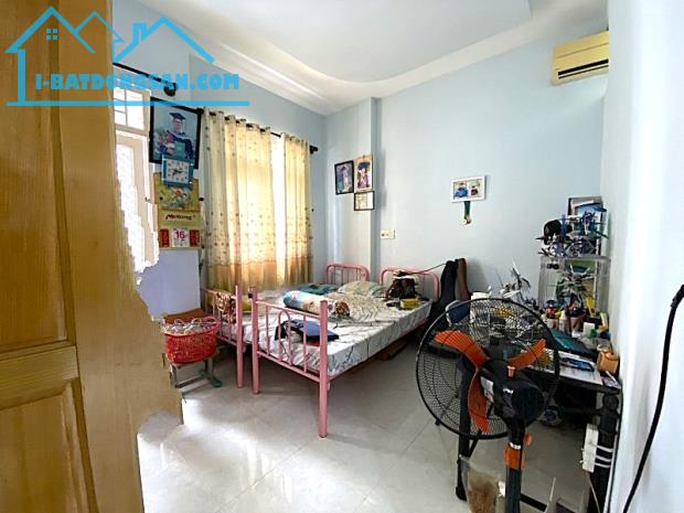 5 TỶ HƠN - NHÀ TÂN PHÚ GIÁP TÂN BÌNH - 2 CĂN RA MẶT TIỀN - DT 4*12M - ĐÚC 2 TẤM 3PN ĐẸP - 4
