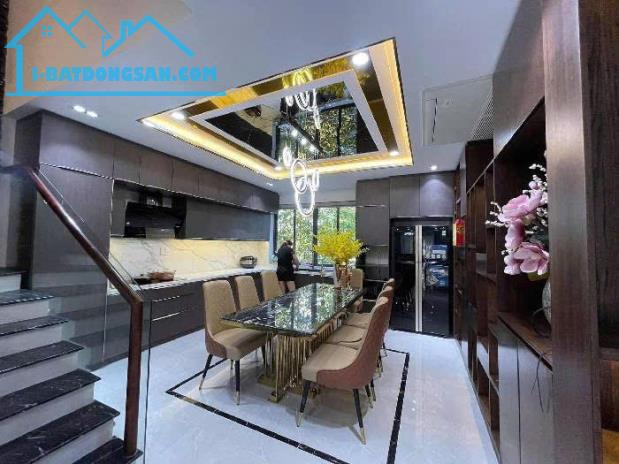 MẶT TIỀN ĐƯỜNG D2, PHÂN LÔ, DT 110M² x 5T, NỘI THẤT SANG TRỌNG, TĂNG NHƠN PHÚ A - 2