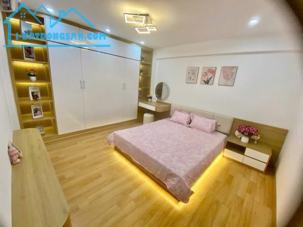Bán nhà TT Bách Khoa - tầng thấp khu dân trí cao , ngõ oto rộng , dt 70M giá 3.85 tỷ SĐCC