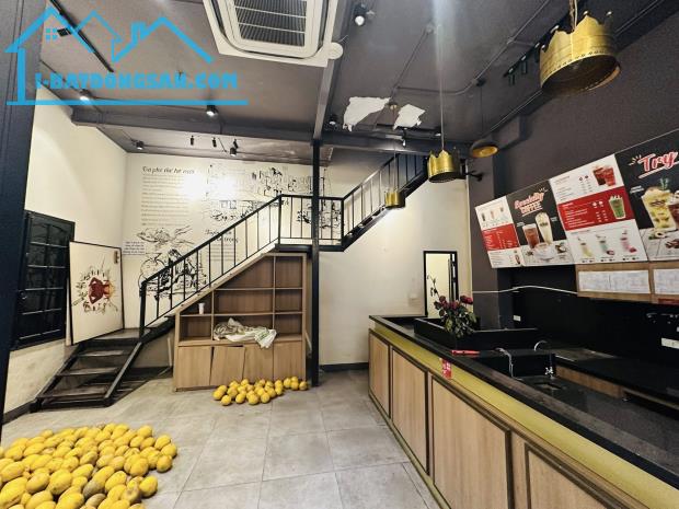 Mặt Phố Ngọc Khánh - Lô góc - 3 Tầng - MT hơn 10m, dt 50m2, Giá 23 tỷ LH: 0977658369 - 1