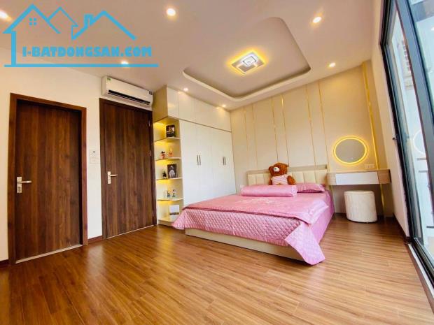 Bán nhà q.Hoàng Mai - xây mới từ móng , dt 42M -MT 5M sổ đỏ nở hậu giá 5.85 tỷ ngõ rộng ot - 2