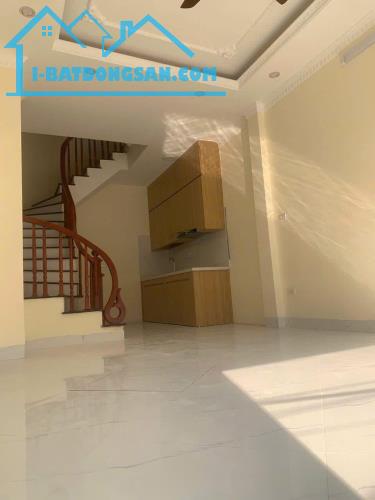 BÁN NHÀ CỔ LINH, ĐÀM QUANG TRUNG, GẦN TTTM AEON, NGÕ THÔNG, Ô TÔ ĐỖ CỬA, 5 TẦNG, XÂY MỚI.