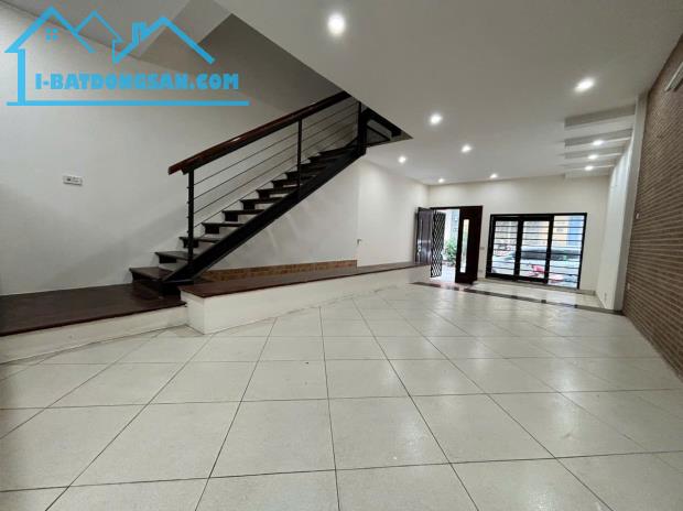 Cho thuê nhà MỚI ĐẸP KĐT Văn Quán 80m x 4 tầng 23 triệu 0903409888
