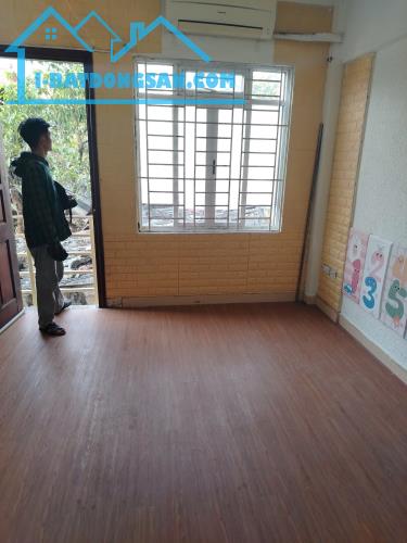 Cho thuê nhà ngõ 1 Bùi Xương Trạch, Thanh Xuân, 4 tầng x 35m2, 3 ngủ, 9 Triệu KD on, ở