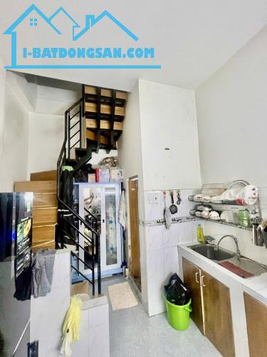 .5 TỶ NHÀ QUẬN 5 - HẺM LỚN THÔNG SANG TRẦN BÌNH TRỌNG - 32M2 ĐÚC BTCT 3 TẦNG ĐẸP