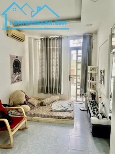 .5 TỶ NHÀ QUẬN 5 - HẺM LỚN THÔNG SANG TRẦN BÌNH TRỌNG - 32M2 ĐÚC BTCT 3 TẦNG ĐẸP - 3