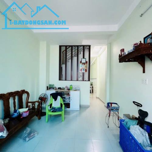 Gần Lotte Nguyễn Văn Lượng, 55m2, 3 Tầng, 4 Pn, Sát mặt tiền, Chỉ 5 Tỉ hơn