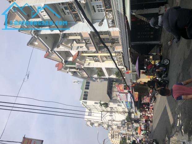 Căn Hộ Dịch Vụ 3 tầng, 19 phòng, diện tích 162m2, Quang Trung, Gò Vấp.
