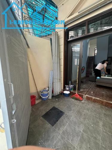 BÁN NHÀ ĐẤT ĐỘI CẤN –BA ĐÌNH DT 40M MT 4M 3 TẦNG GIÁ CHỈ HƠN 5TỶ 100M RA PHỐ