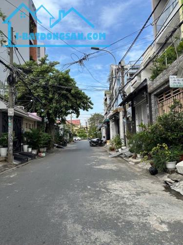 QUẬN 7 - PHƯỜNG TÂN KIỂNG. 240m2 - 7 PHÒNG - DÒNG TIỀN KHỦNG - NHỈNH 10T - 1
