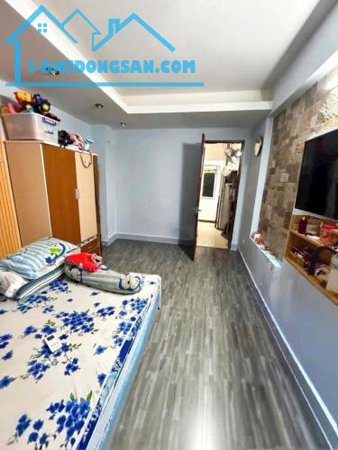 QUẬN 7 - PHƯỜNG TÂN KIỂNG. 240m2 - 7 PHÒNG - DÒNG TIỀN KHỦNG - NHỈNH 10T - 3