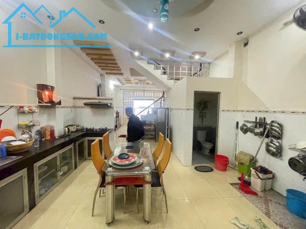 MÃN NHÃN ! NHÀ BÁN MT CƯ XÁ PHÚ LÂM D P10 Q6. NGANG 5M3, DÀI 18M. 2 LẦU. GIÁ CHỈ 12,5 TỶ